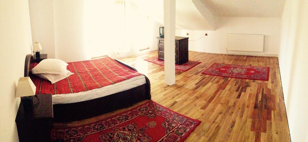 Casa Renti Hotel Novaci-Străini Szoba fotó