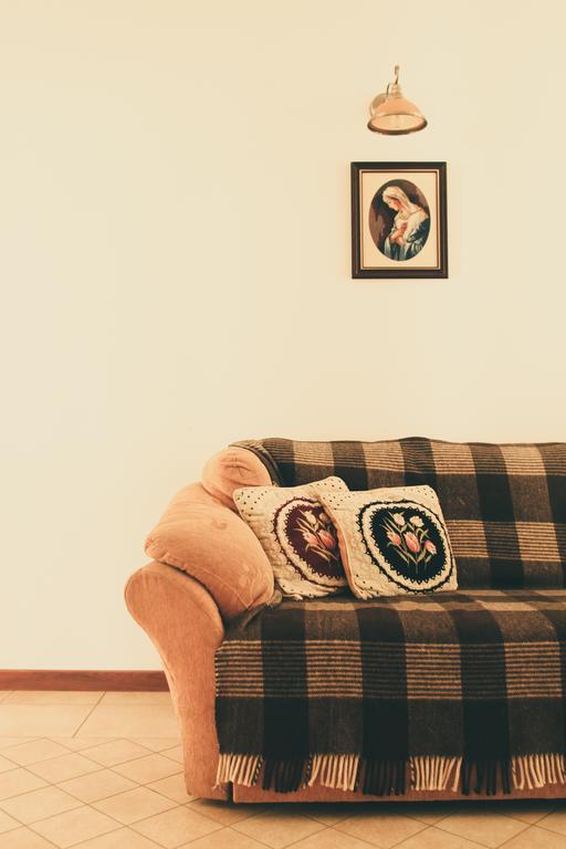 Casa Renti Hotel Novaci-Străini Kültér fotó