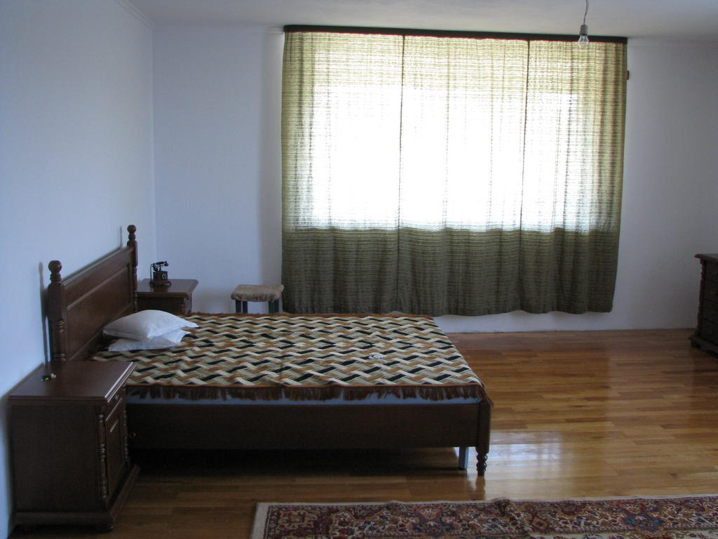 Casa Renti Hotel Novaci-Străini Szoba fotó